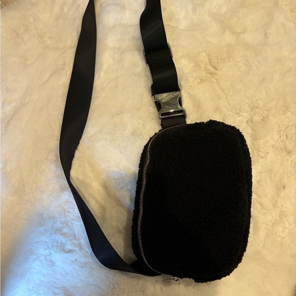 Very cute black crossbody bag - Picture 2 of 4